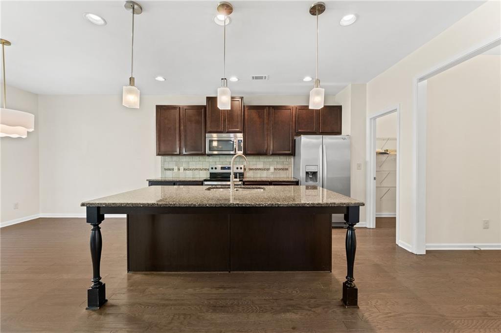 7491 Silk Tree Pointe Property Photo 14