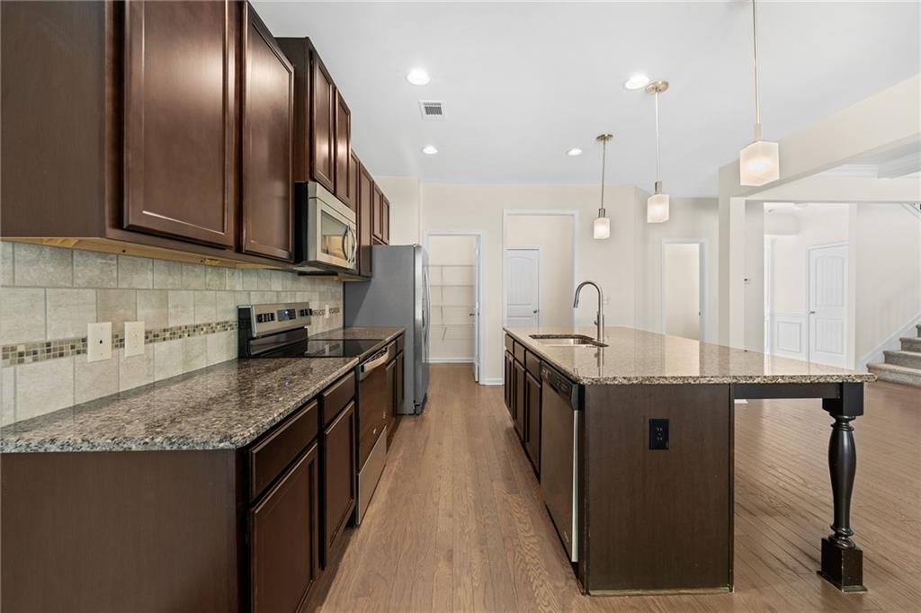 7491 Silk Tree Pointe Property Photo 17