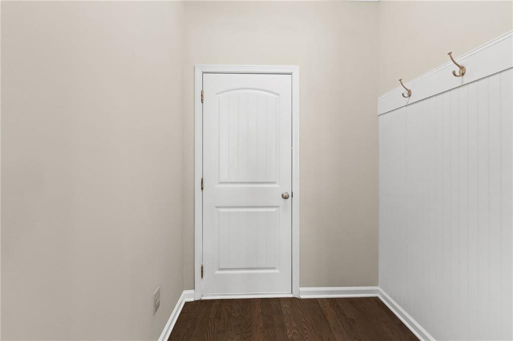 7491 Silk Tree Pointe Property Photo 24