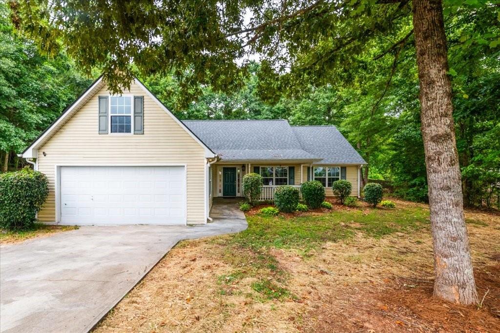 215 Highgrove Drive Property Photo 1