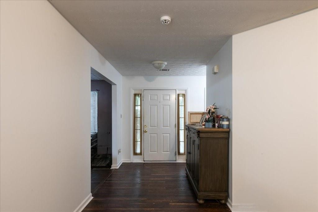 215 Highgrove Drive Property Photo 3