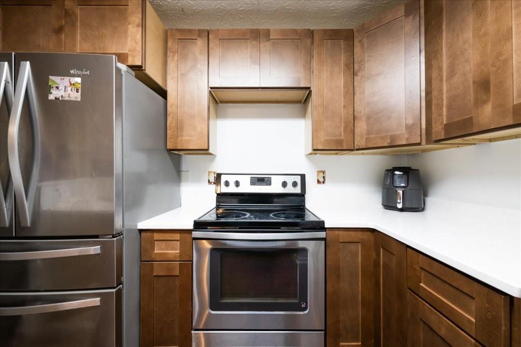 215 Highgrove Drive Property Photo 8