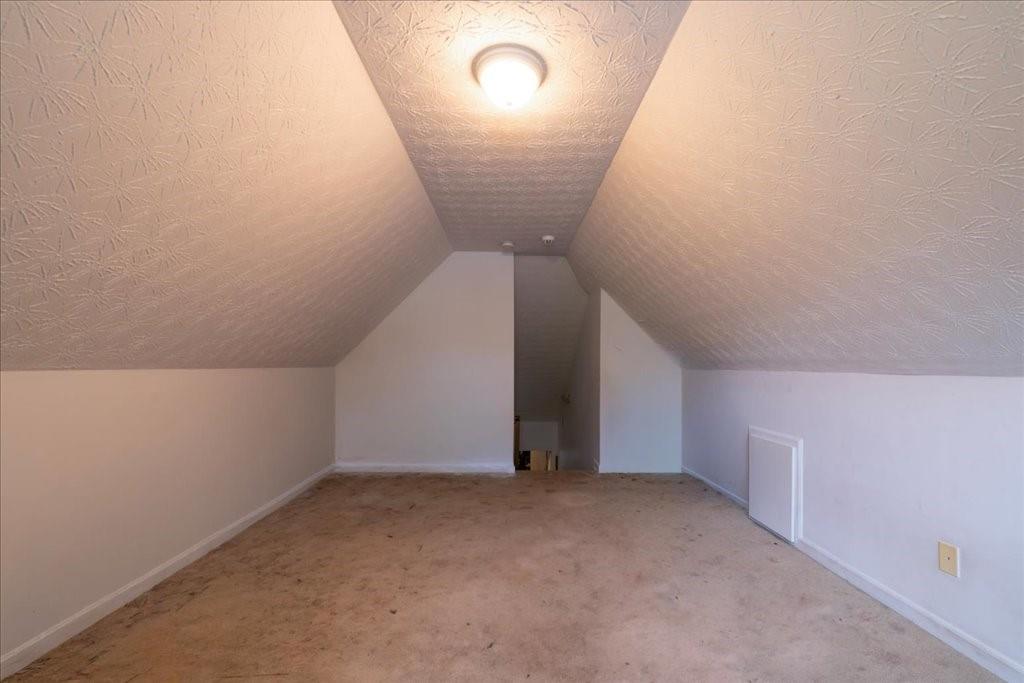 215 Highgrove Drive Property Photo 18