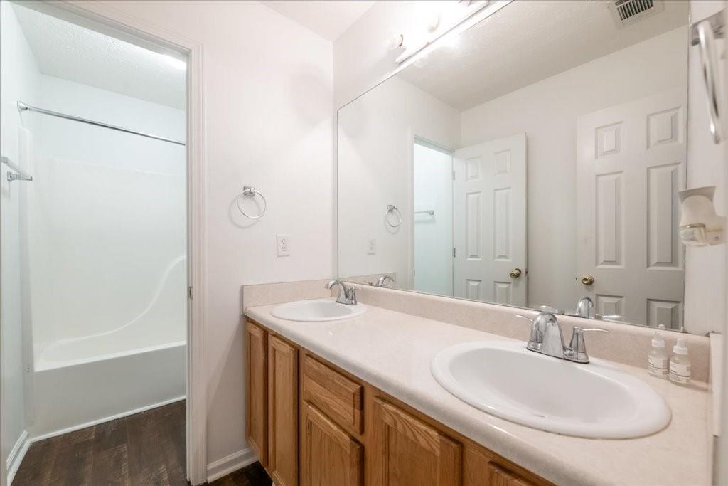 215 Highgrove Drive Property Photo 21