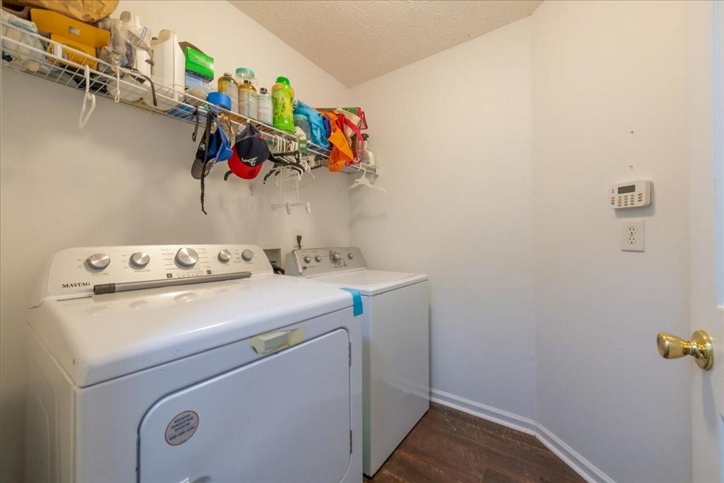 215 Highgrove Drive Property Photo 29