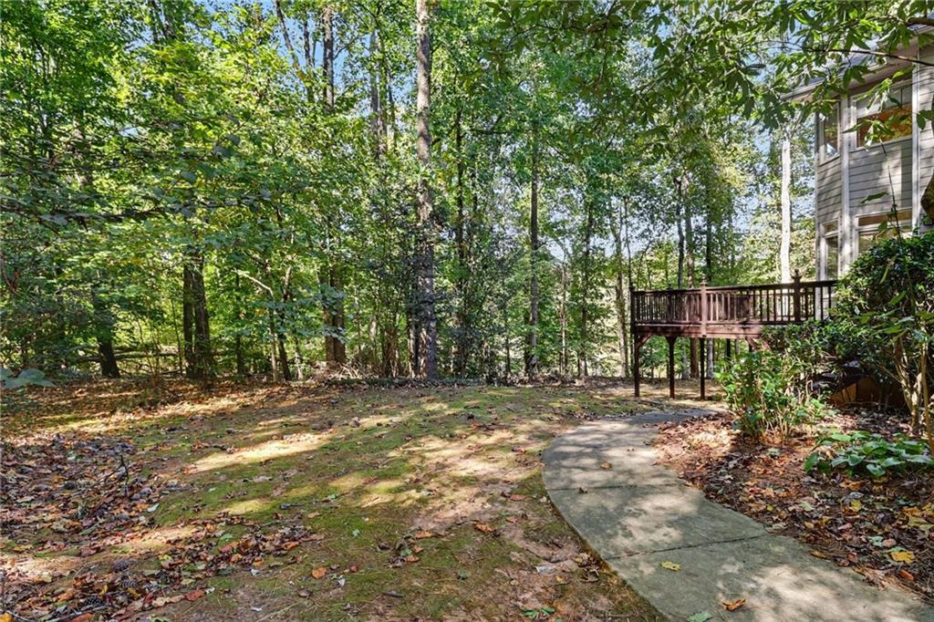 720 Barberry Drive Property Photo 4