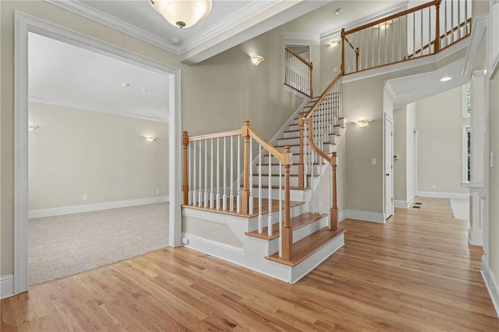720 Barberry Drive Property Photo 8
