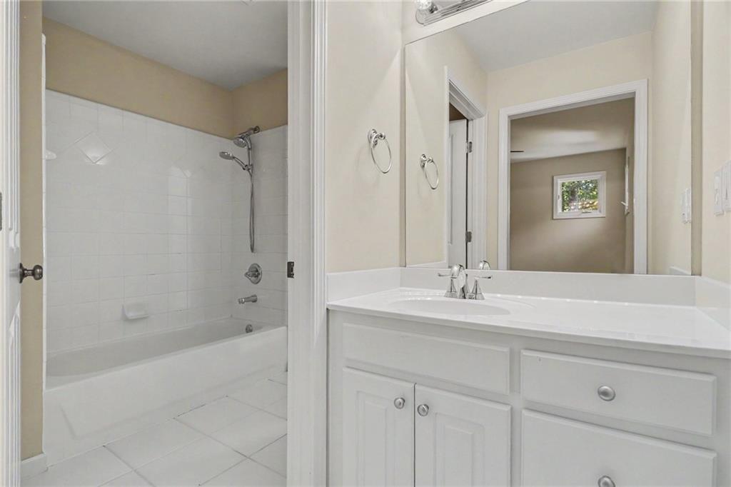 720 Barberry Drive Property Photo 15