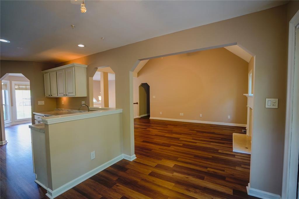 4340 Mapleton Way Property Photo 11