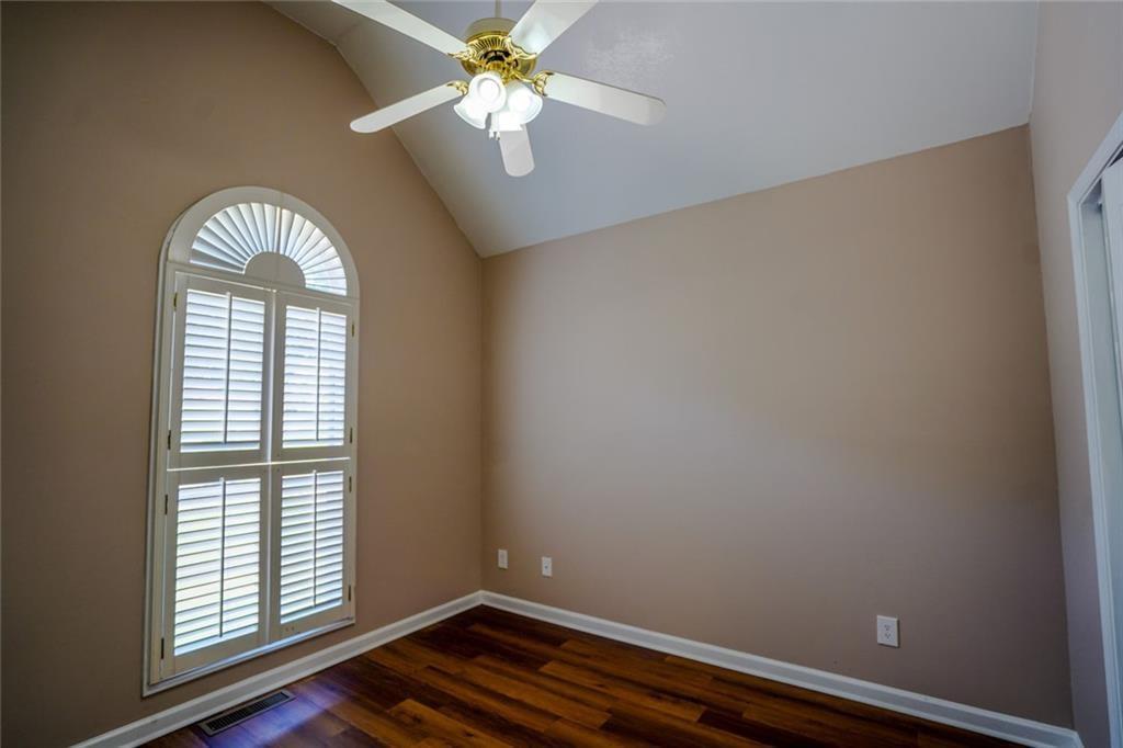 4340 Mapleton Way Property Photo 20