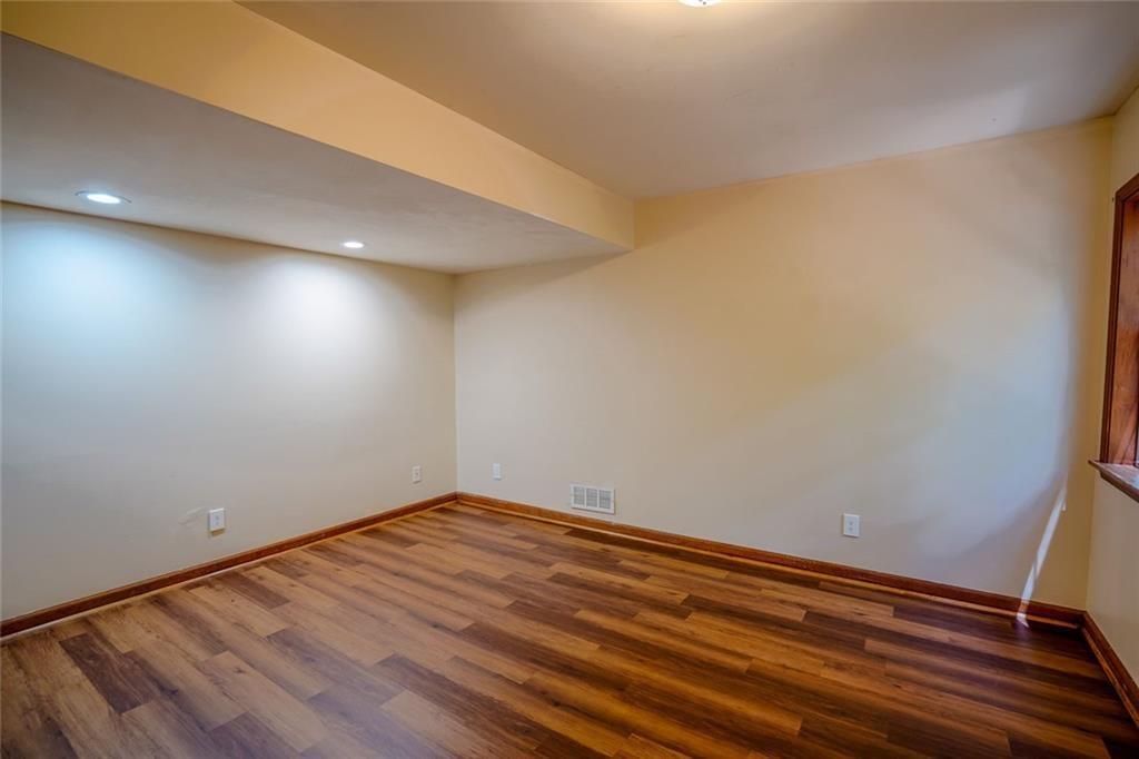 4340 Mapleton Way Property Photo 26
