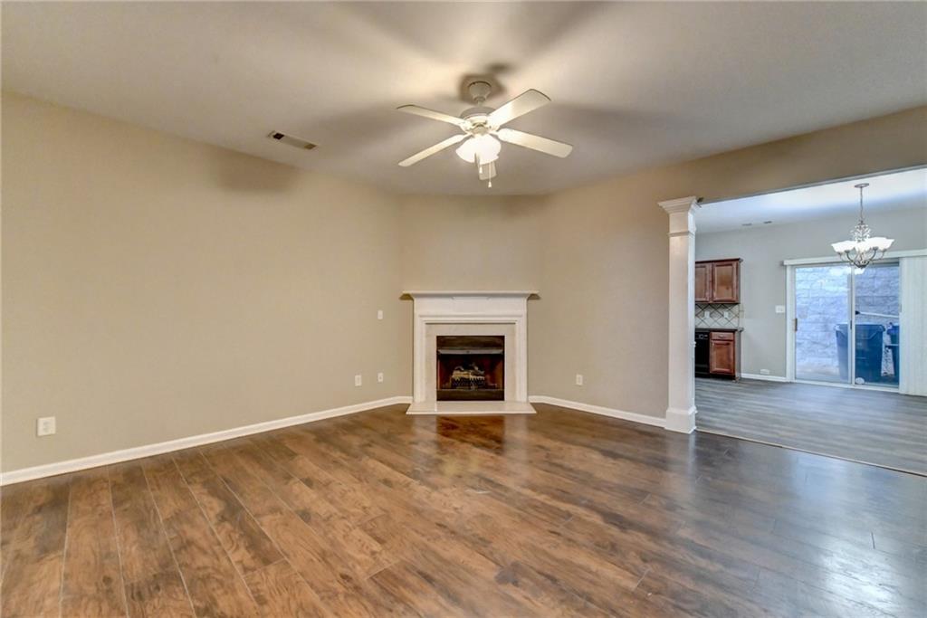 2152 Executive Drive Property Photo 7