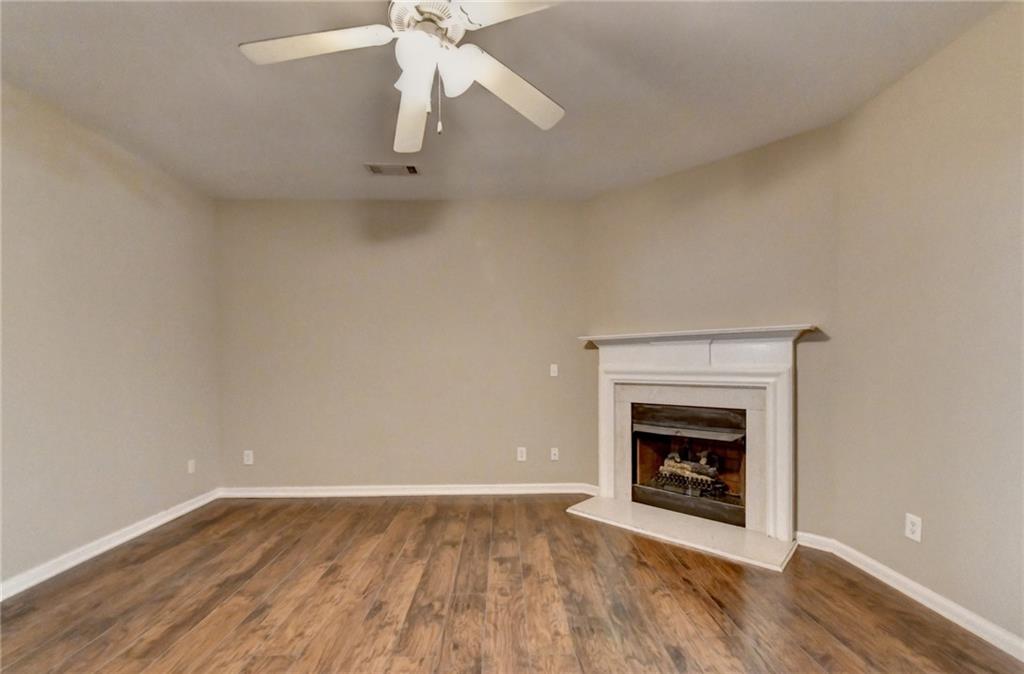 2152 Executive Drive Property Photo 11