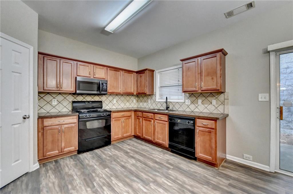 2152 Executive Drive Property Photo 15