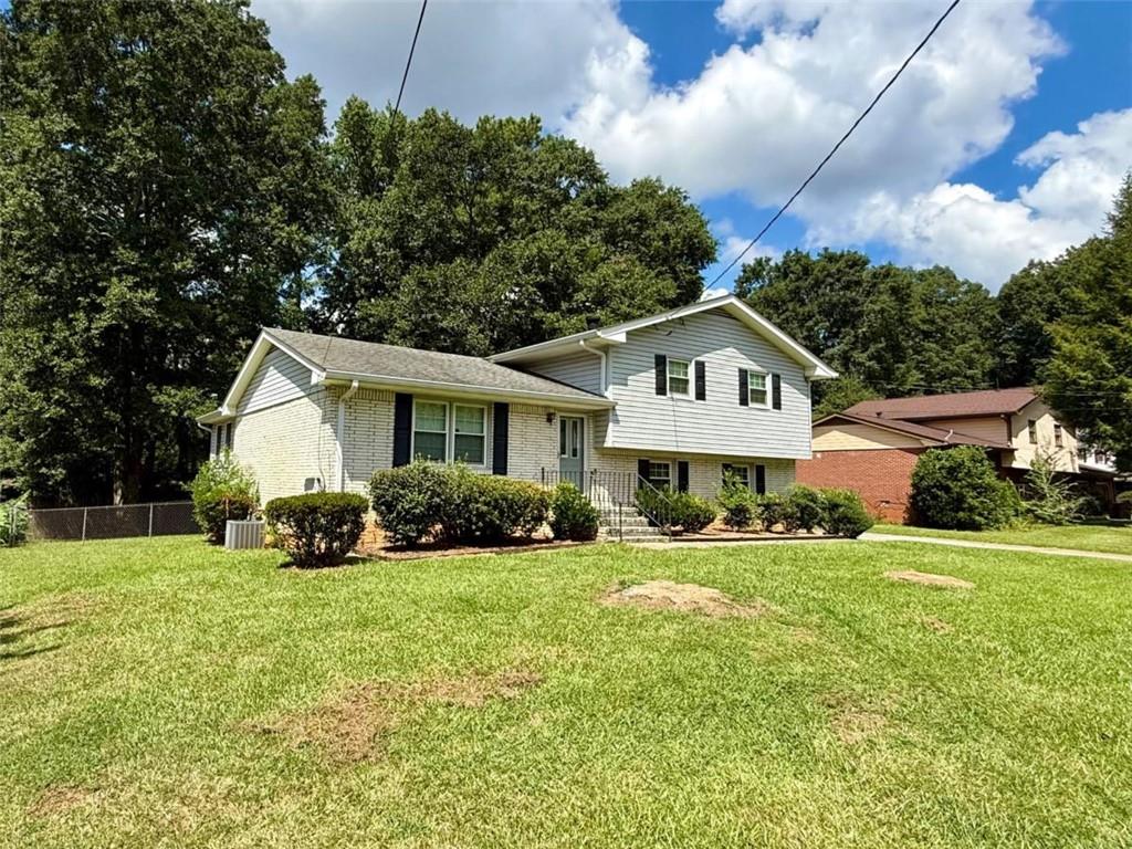 6641 Londonderry Drive Property Photo 1