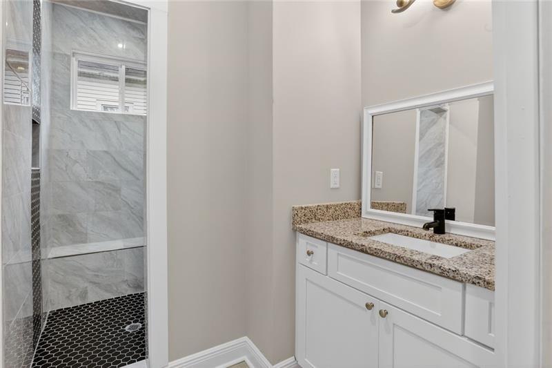 7830482 Property Photo 11
