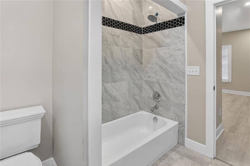 7830482 Property Photo 19