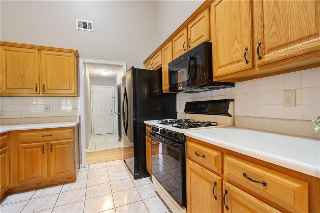 200 Chatfield Way Property Photo 10