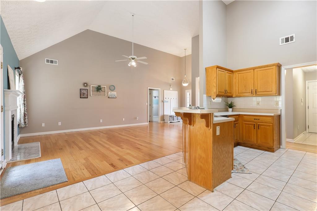 200 Chatfield Way Property Photo 12