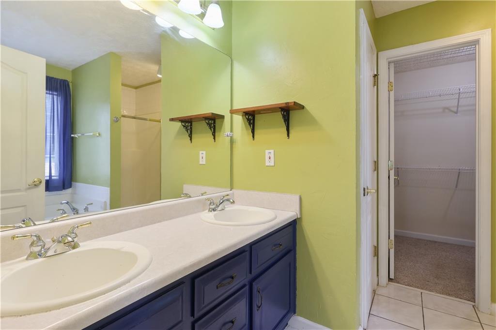 200 Chatfield Way Property Photo 17