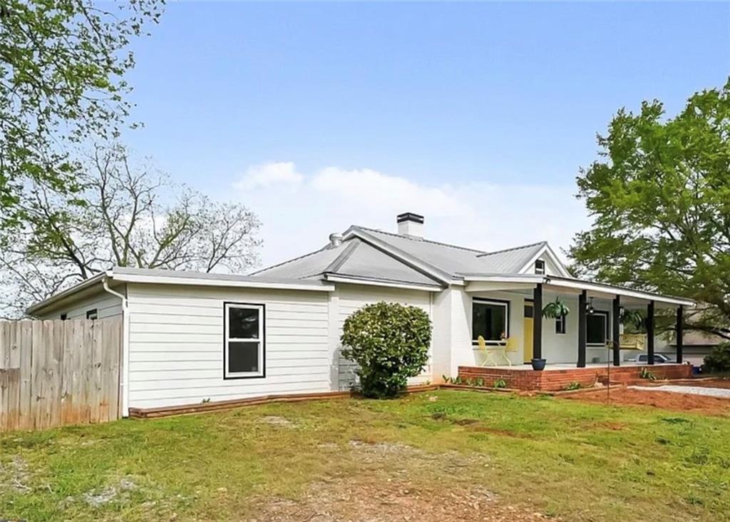 1015 Sid Hunter Road Property Photo 3