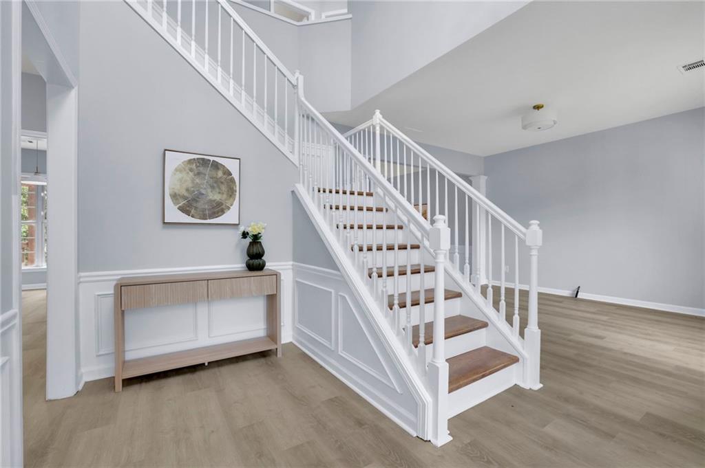 552 Glen Level Circle Property Photo 4