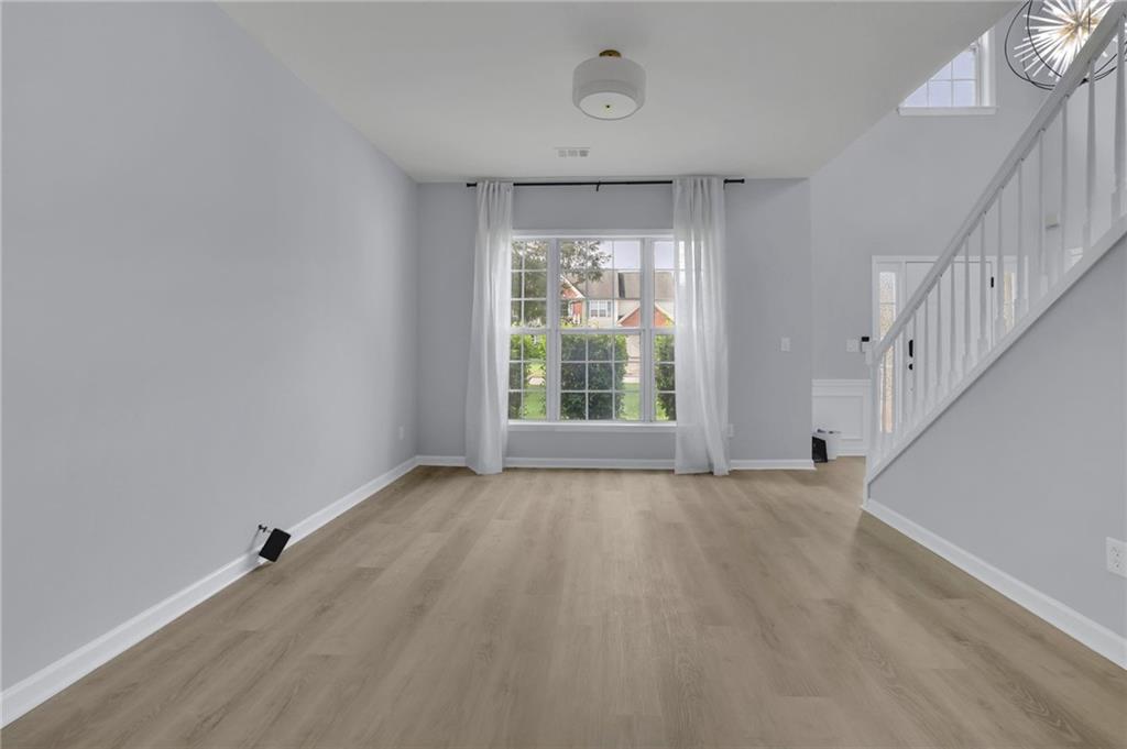 552 Glen Level Circle Property Photo 6