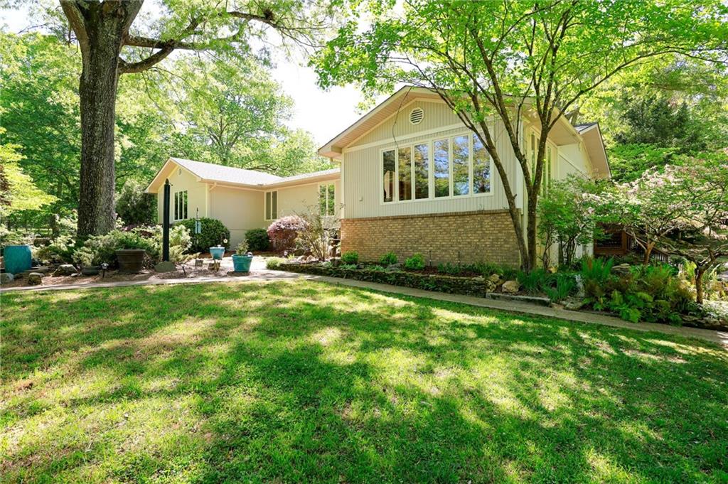 8277 Buchanan Highway Property Photo 1