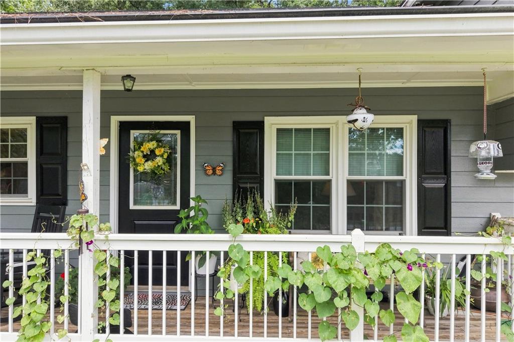 2488 Forestdale Drive Property Photo 3