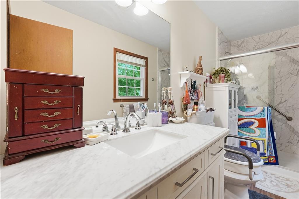 2488 Forestdale Drive Property Photo 28