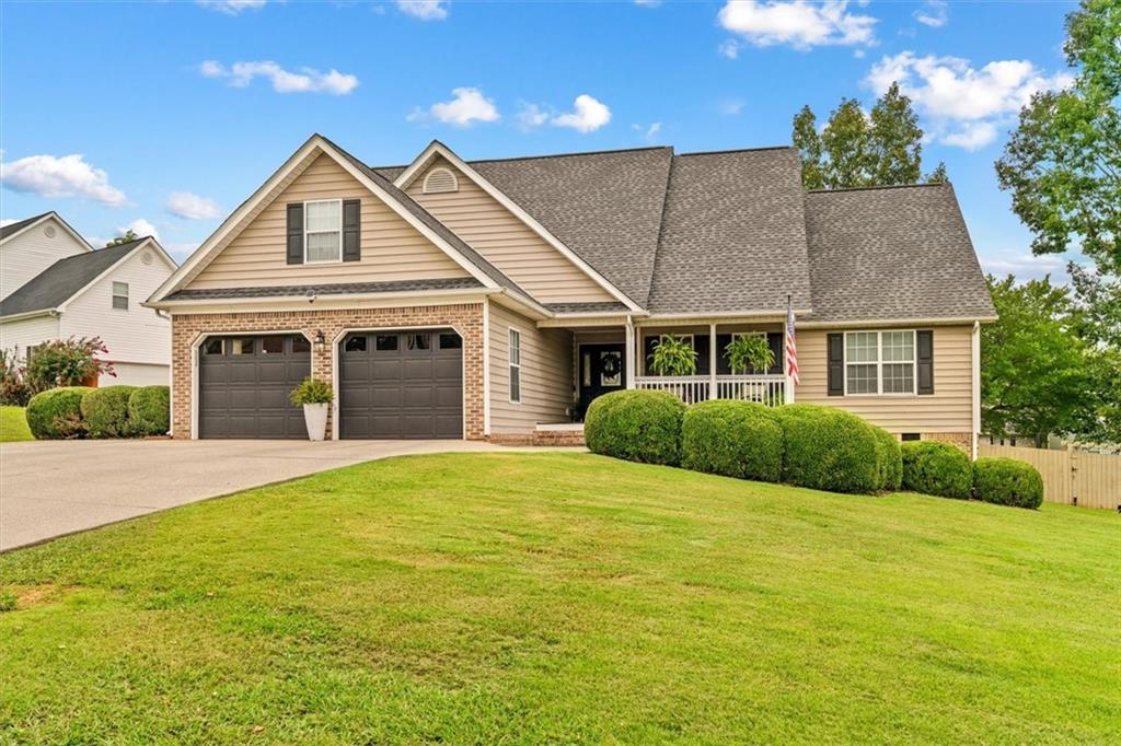 209 Vineyard Drive Property Photo 1