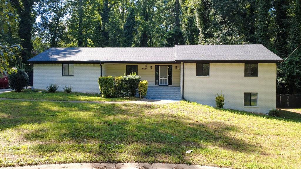 949 Marion Court Property Photo 1