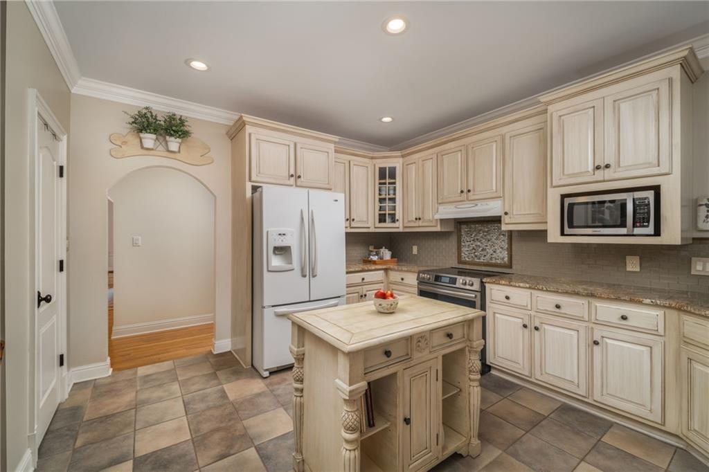 72 Cardiff Drive Property Photo 13
