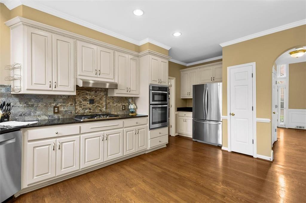 210 York Town Circle Property Photo 11