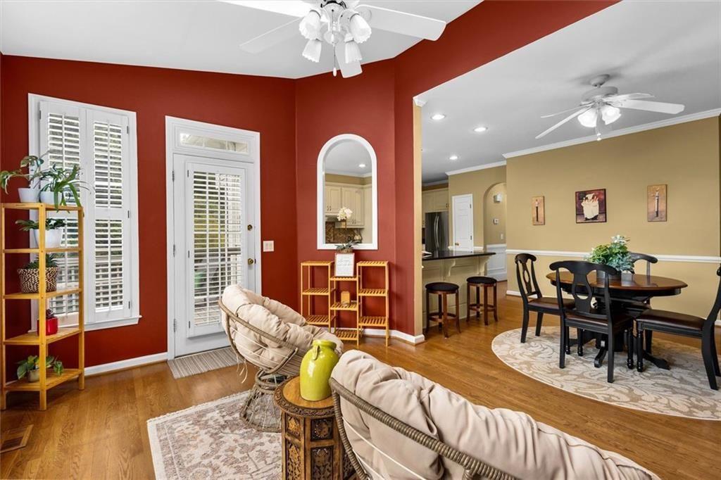 210 York Town Circle Property Photo 19