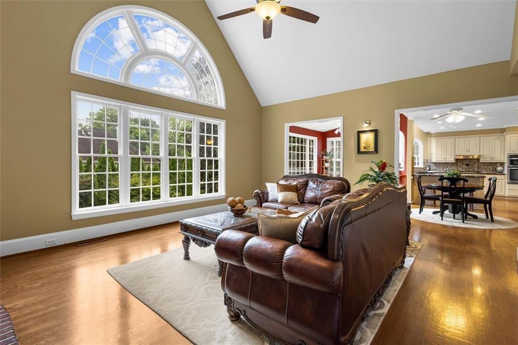 210 York Town Circle Property Photo 23