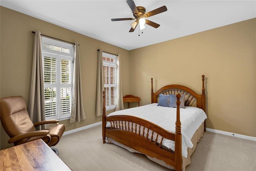 210 York Town Circle Property Photo 28
