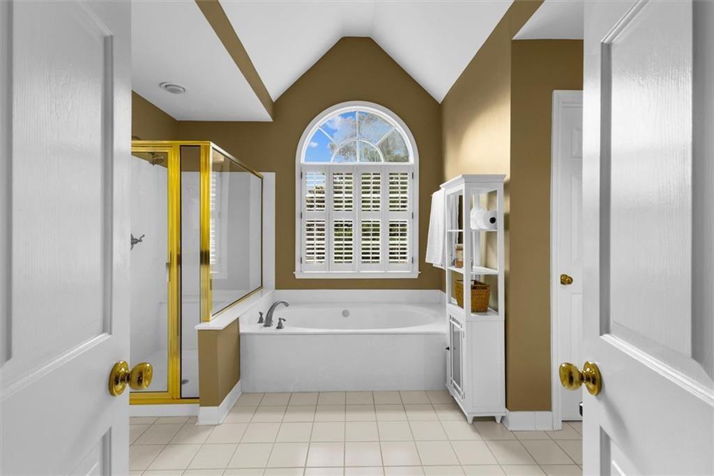 210 York Town Circle Property Photo 36