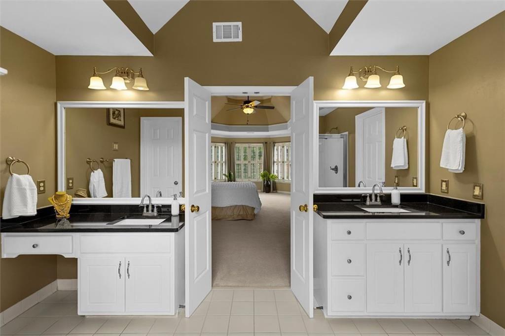 210 York Town Circle Property Photo 37