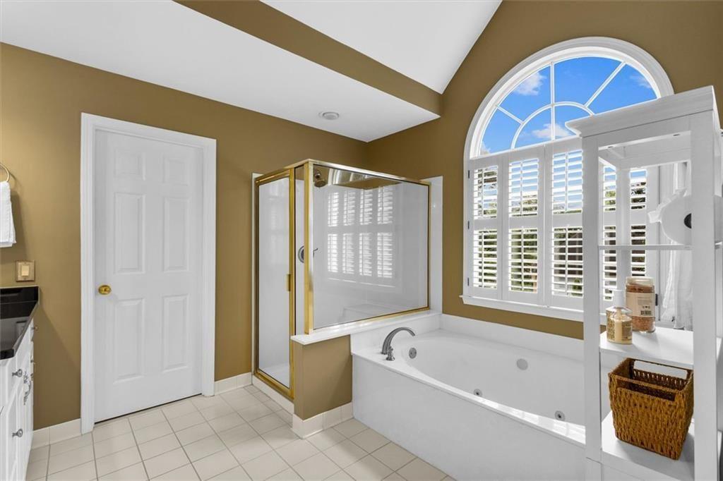 210 York Town Circle Property Photo 38