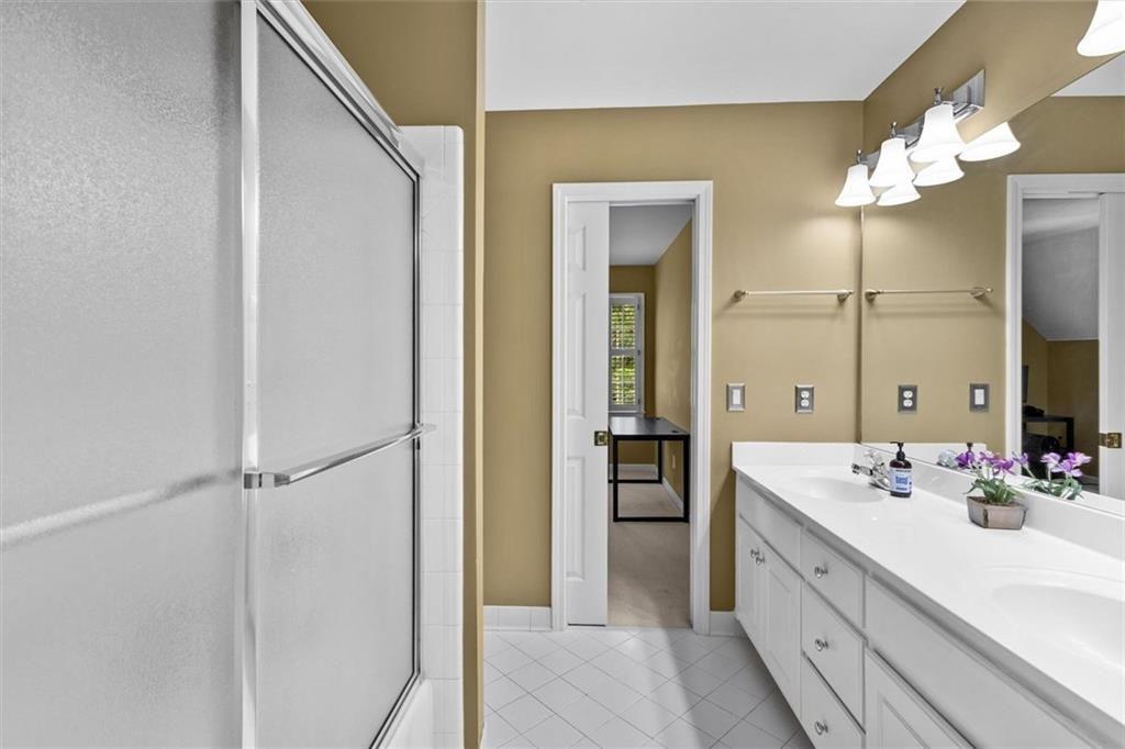 210 York Town Circle Property Photo 48