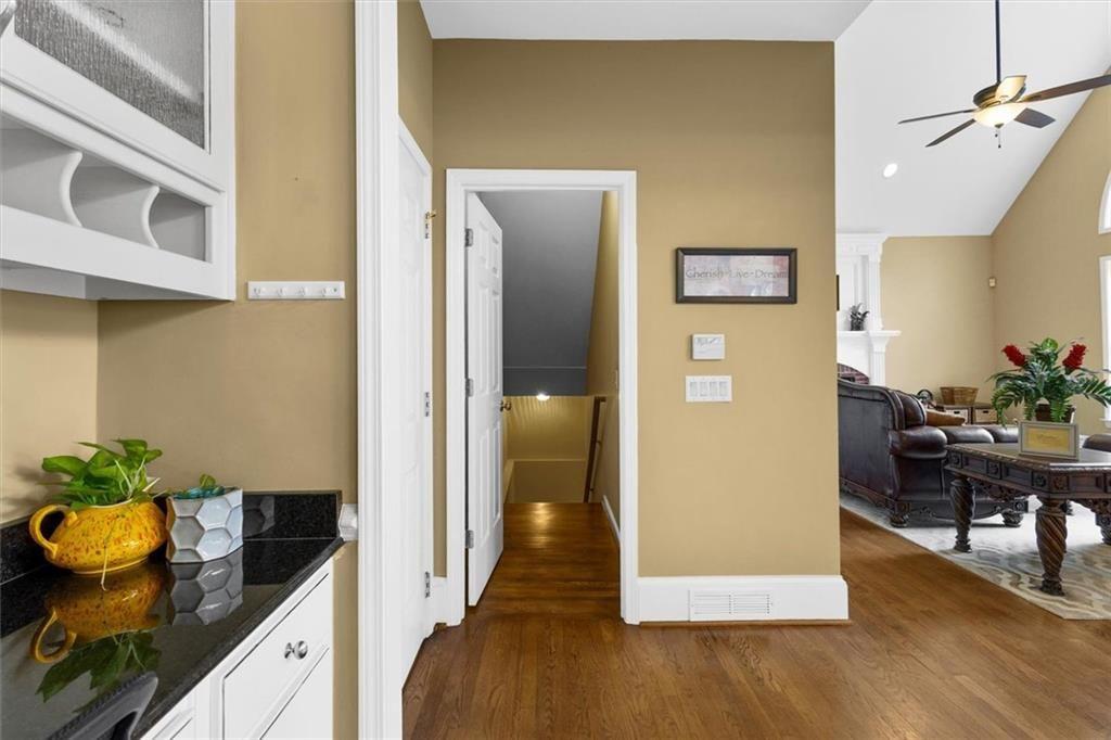 210 York Town Circle Property Photo 55