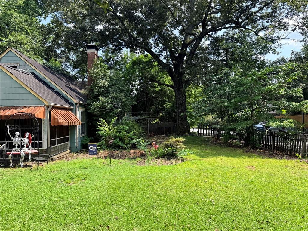 507 E Lake Drive Property Photo 2