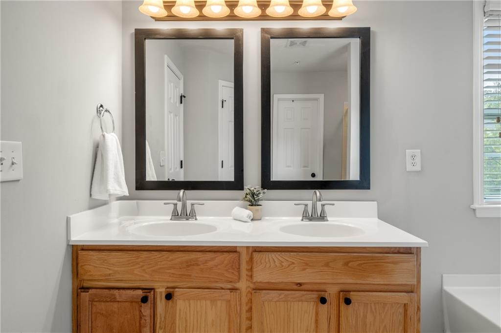 7830880 Property Photo 14
