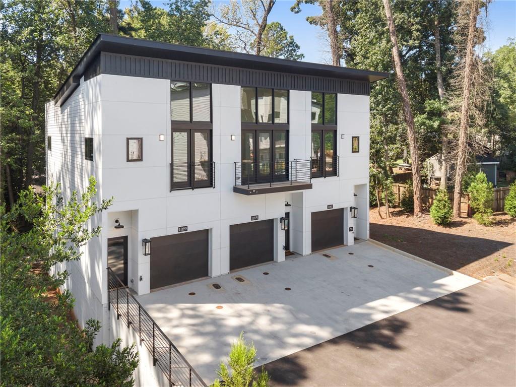 1169 Penny Lane