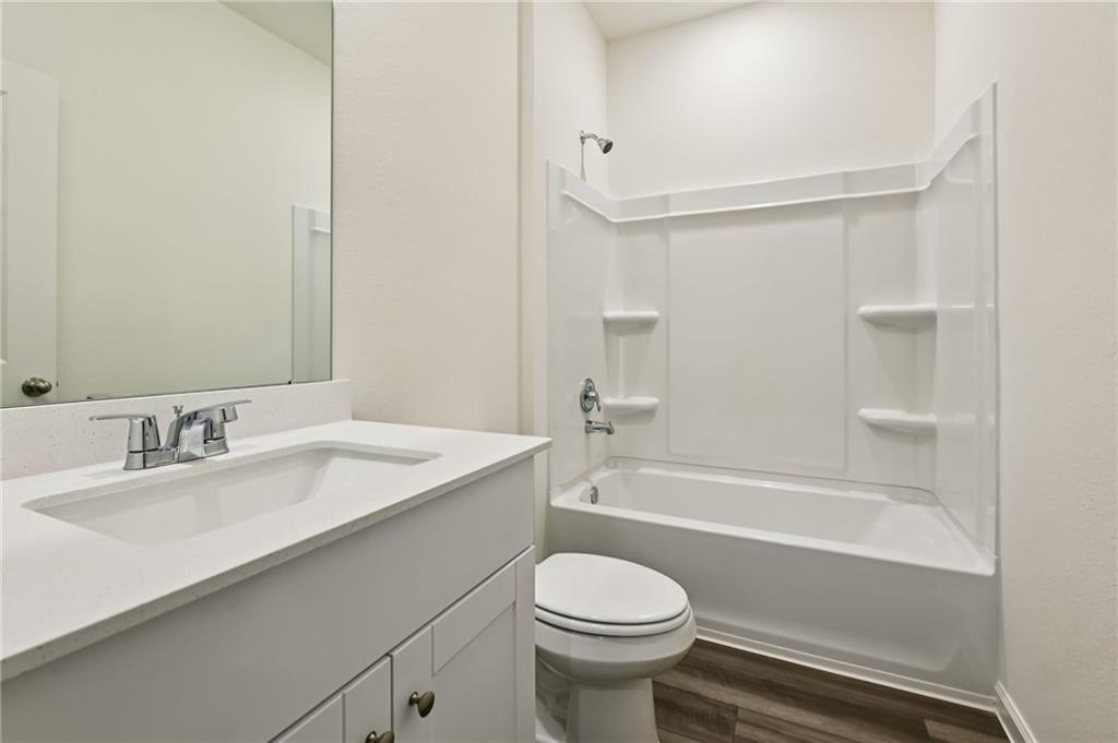 32 Crescent Boulevard Property Photo 23