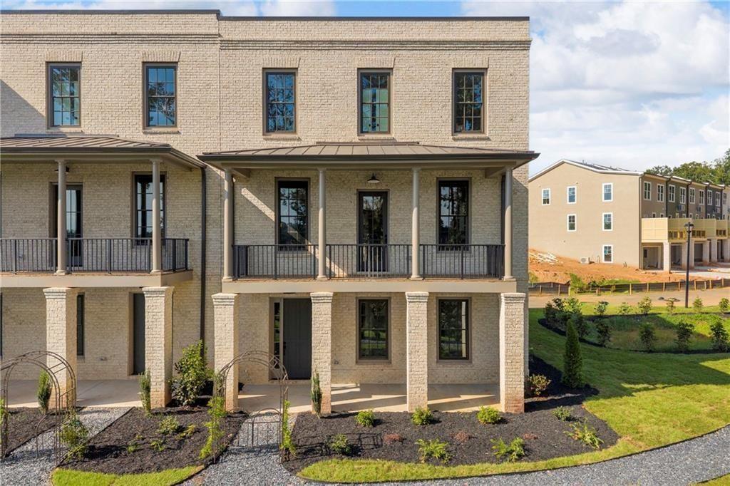 1011 Creekside Lane