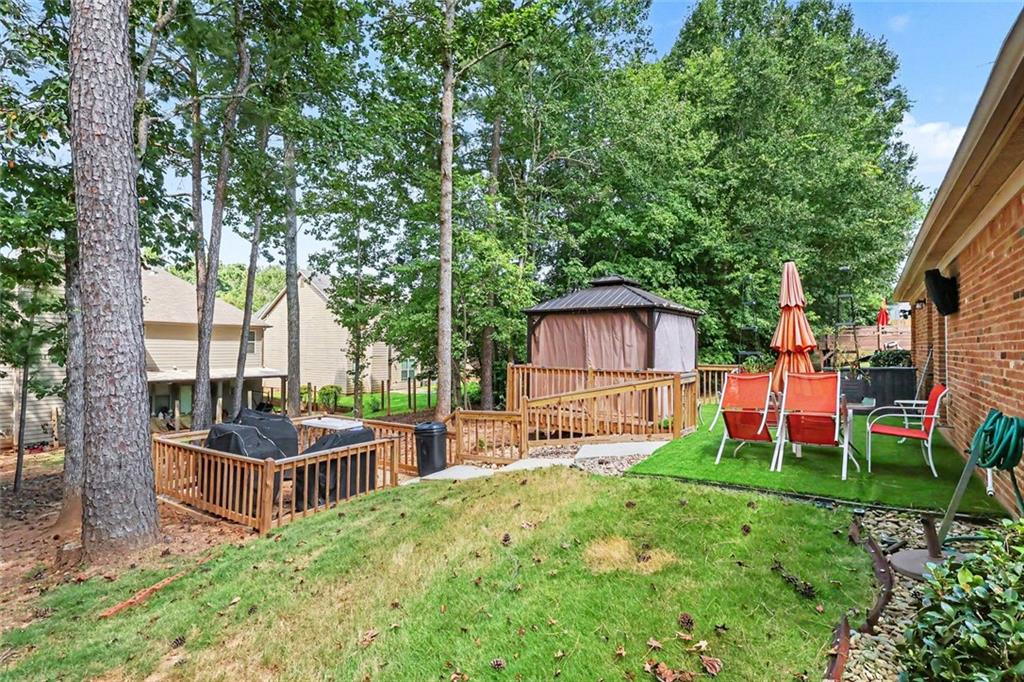 8001 Gossamer Drive Property Photo 4