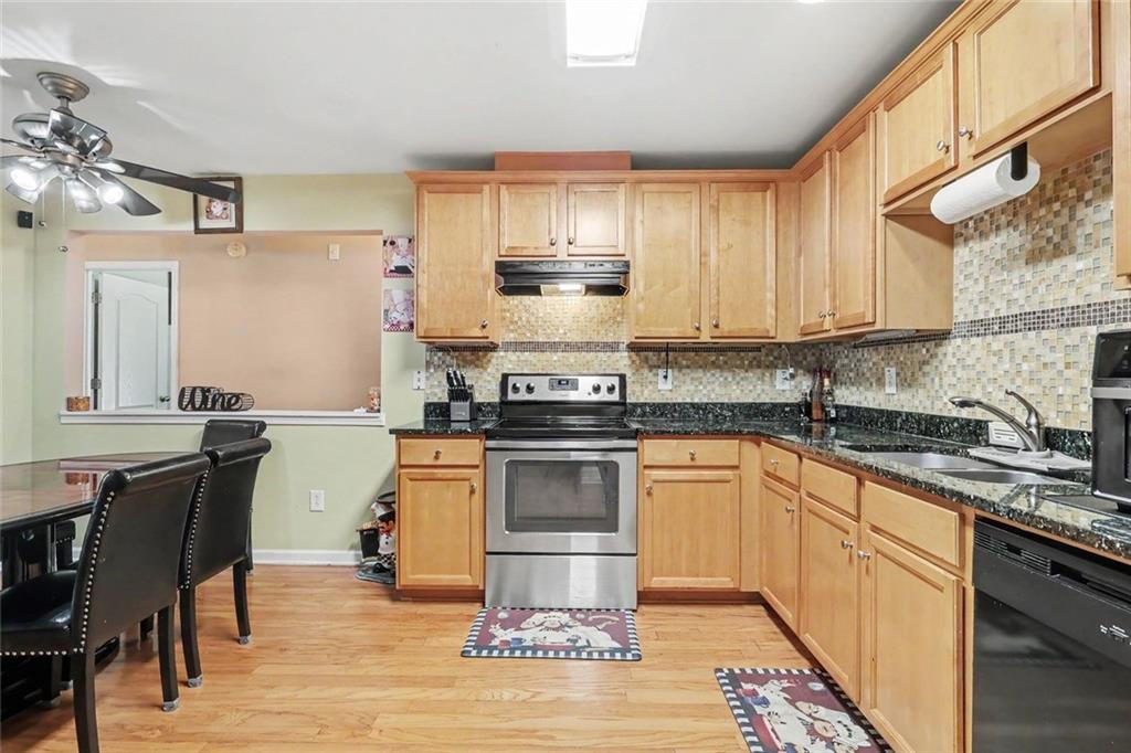 8001 Gossamer Drive Property Photo 14