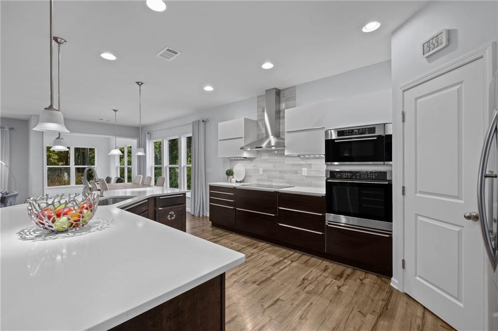 472 Greyfield Drive Property Photo 16